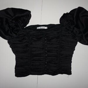 essue -- cute black top